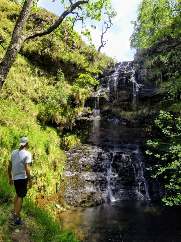 Pozos del Infierno por las cascadas de Viaña